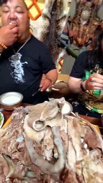 大汉吃瓜现场视频在线观看,一幕幕爆笑瞬间，带你领略网络狂欢