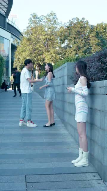 网友吃瓜情侣吵架视频大全,网友吃瓜视频大盘点