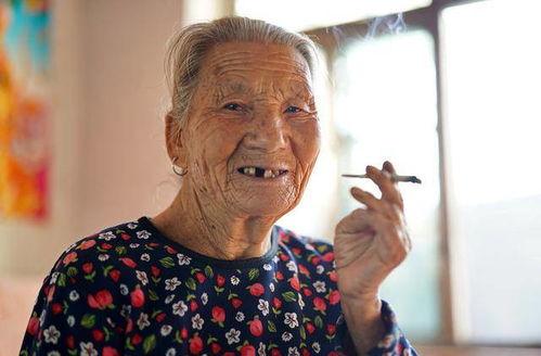 吃瓜老奶奶视频大全,趣味横生的老年生活瞬间